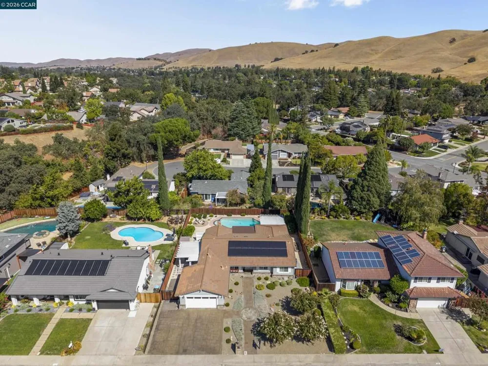 726 Bloching Circle Clayton, CA 94517
