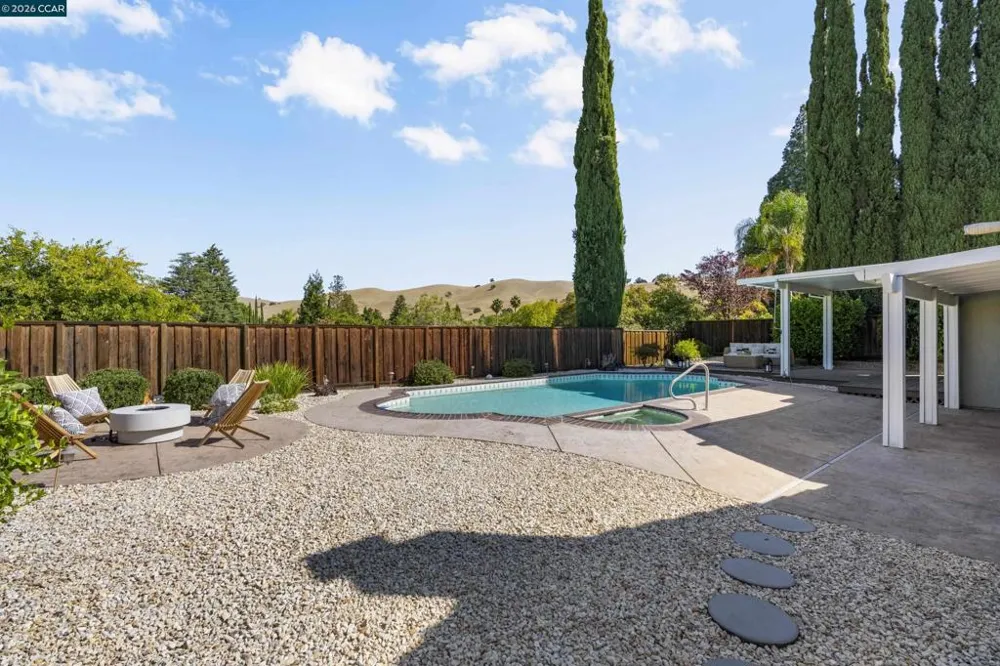 726 Bloching Circle Clayton, CA 94517