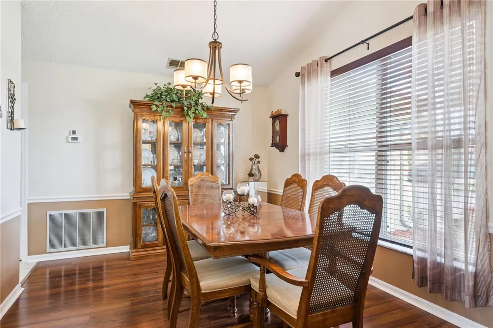 3828 BROOKMYRA DRIVE Orlando, FL 32837