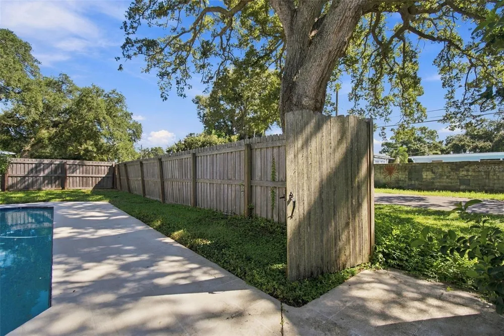 11093 117TH STREET Seminole, FL 33778