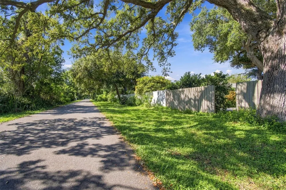 11093 117TH STREET Seminole, FL 33778
