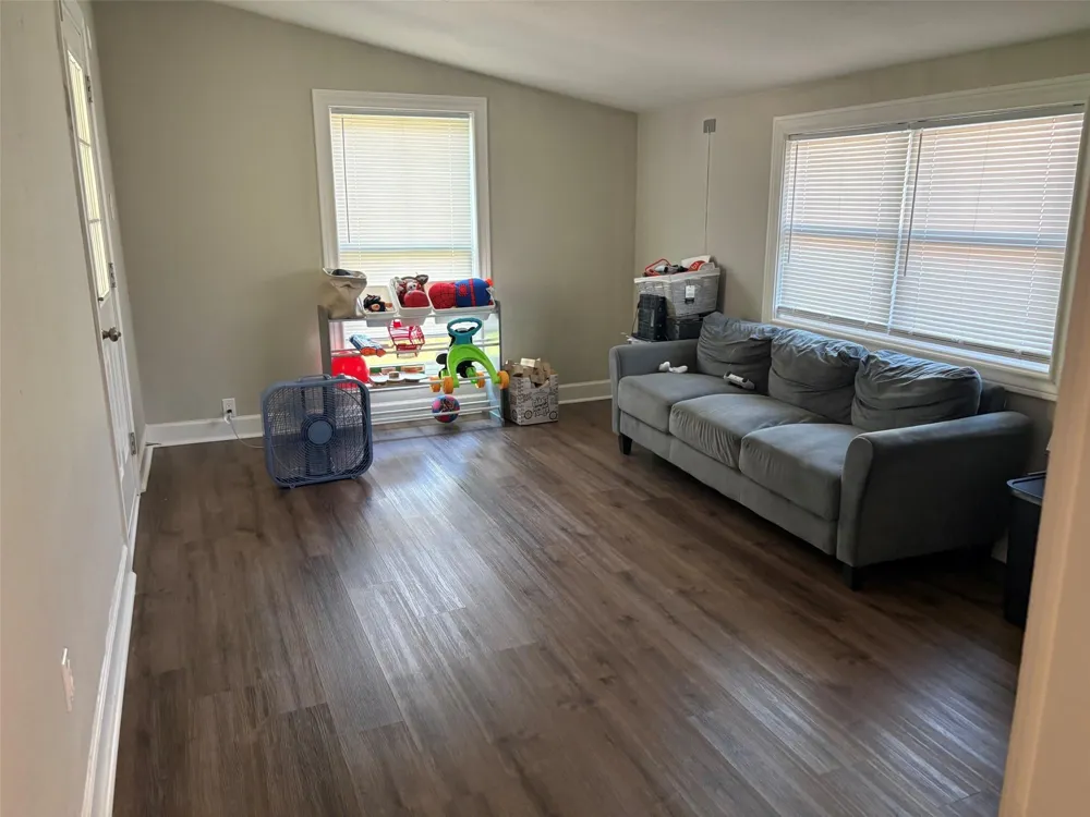 112 Acacia Street Lake Jackson, TX 77566