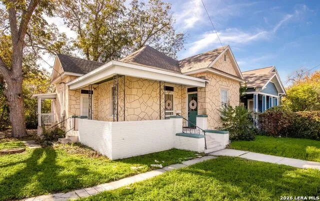 1820 E HOUSTON ST San Antonio, TX 78202
