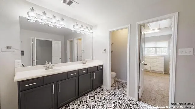 2915 THUNDER GULCH San Antonio, TX 78245