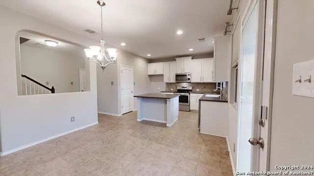 2915 THUNDER GULCH San Antonio, TX 78245