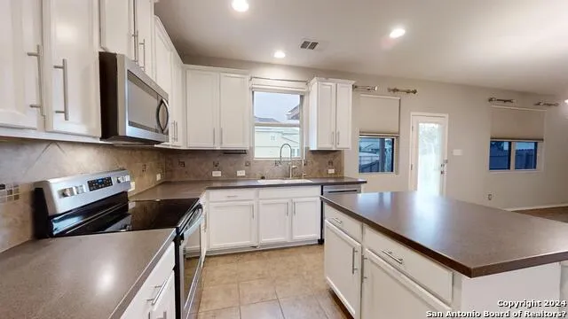 2915 THUNDER GULCH San Antonio, TX 78245