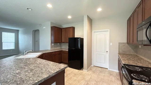 8423 BRAZOS PT San Antonio, TX 78252