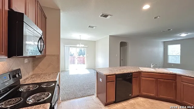 8423 BRAZOS PT San Antonio, TX 78252