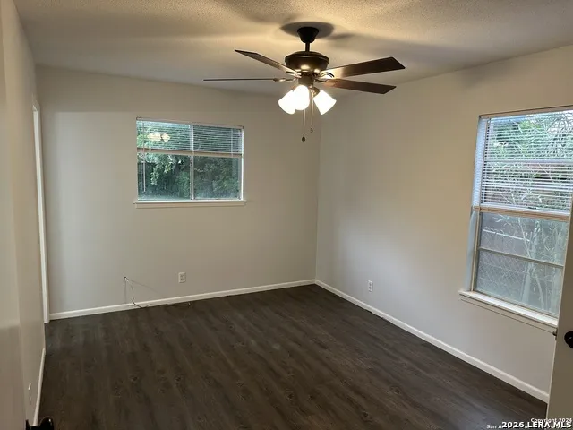 7211 Westglade Dr San Antonio, TX 78227