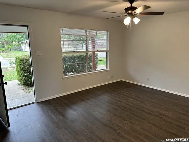 7211 Westglade Dr San Antonio, TX 78227