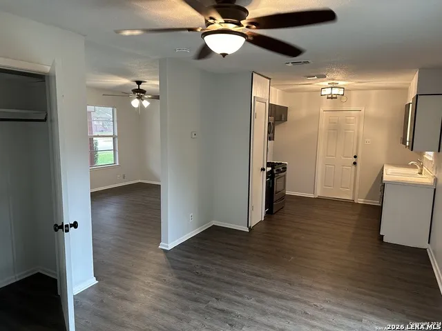 7211 Westglade Dr San Antonio, TX 78227