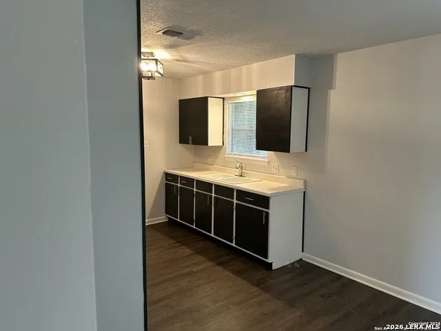 7211 Westglade Dr San Antonio, TX 78227