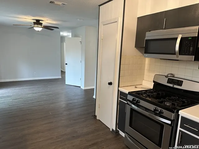 7211 Westglade Dr San Antonio, TX 78227