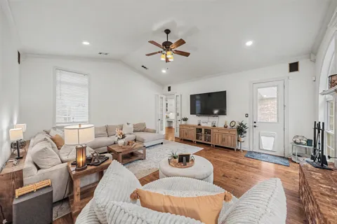 5480 Bridle Path