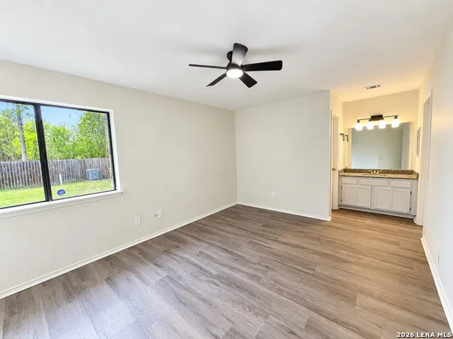 5530 Sunup Dr San Antonio, TX 78233
