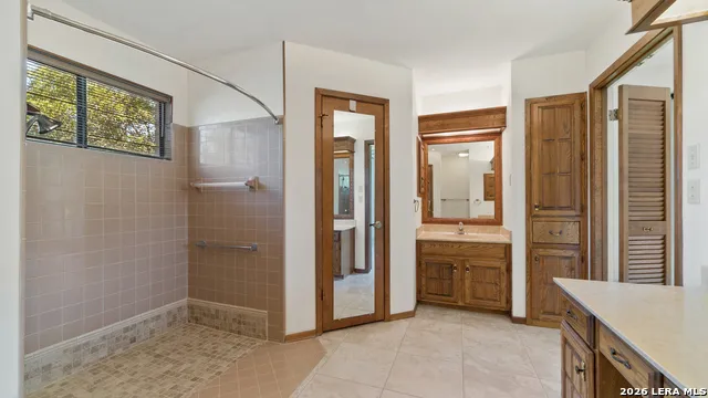 4305 CENTER OAK WOODS ST San Antonio, TX 78249