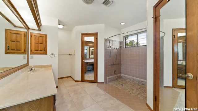 4305 CENTER OAK WOODS ST San Antonio, TX 78249