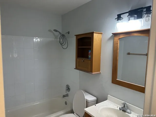 5922 Lakedale San Antonio, TX 78222