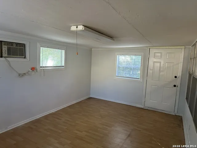 5922 Lakedale San Antonio, TX 78222