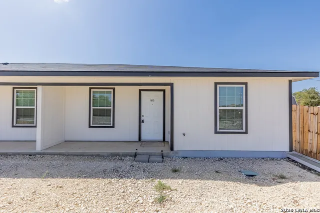 1012 COUNTY ROAD 4516 Castroville, TX 78009