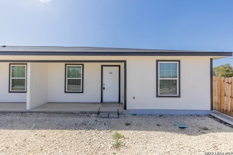 1012 COUNTY ROAD 4516