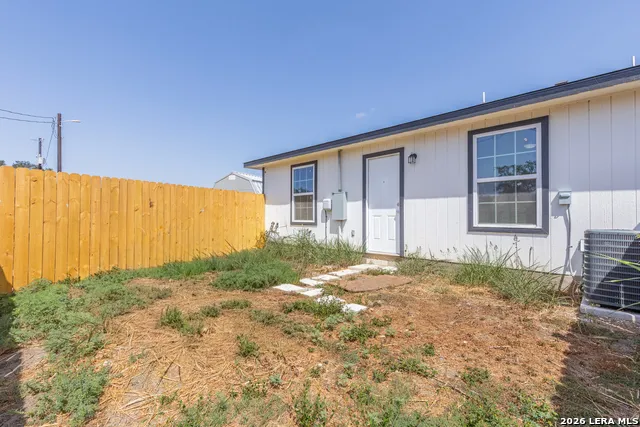 1012 COUNTY ROAD 4516 Castroville, TX 78009