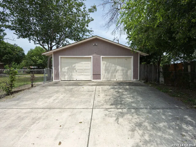 8011 Pistol Ln San Antonio, TX 78227