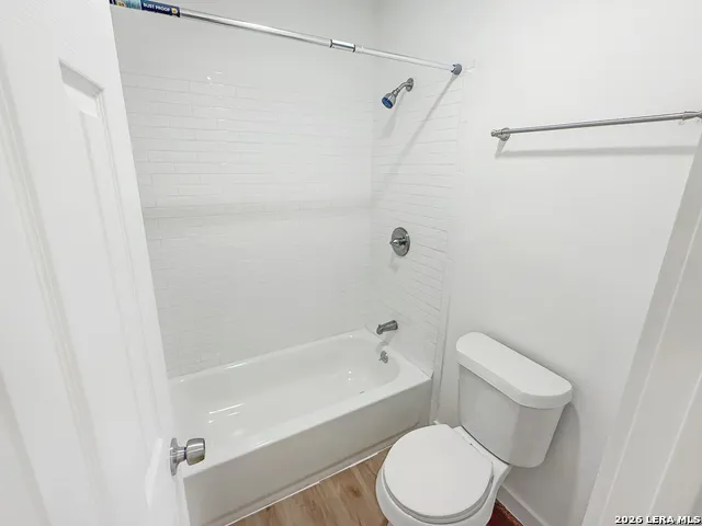 228 MELLIFF DR San Antonio, TX 78216