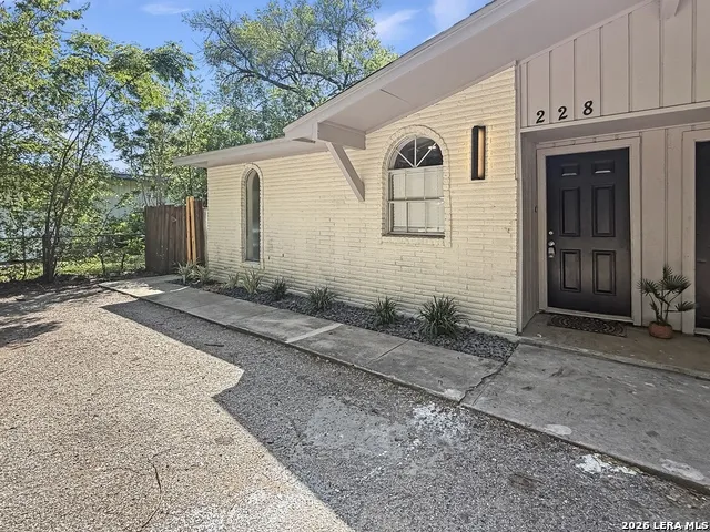 228 MELLIFF DR San Antonio, TX 78216