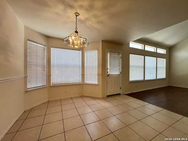 6107 LAKEVIEW CT San Antonio, TX 78249