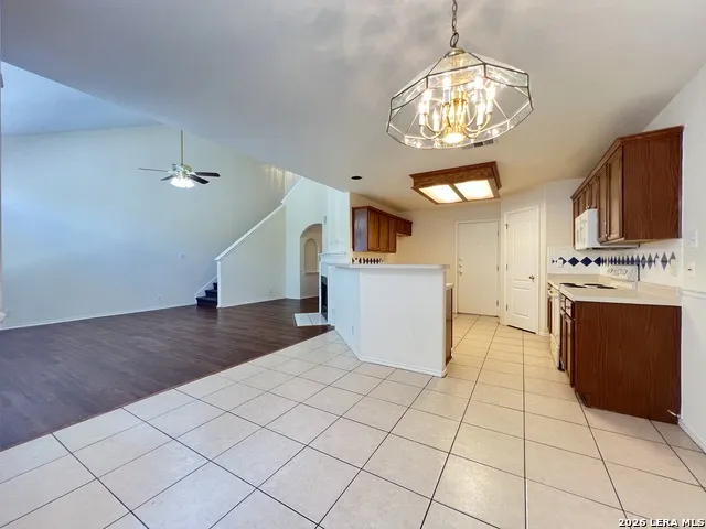 6107 LAKEVIEW CT San Antonio, TX 78249