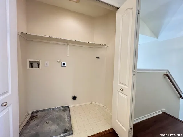 6107 LAKEVIEW CT San Antonio, TX 78249
