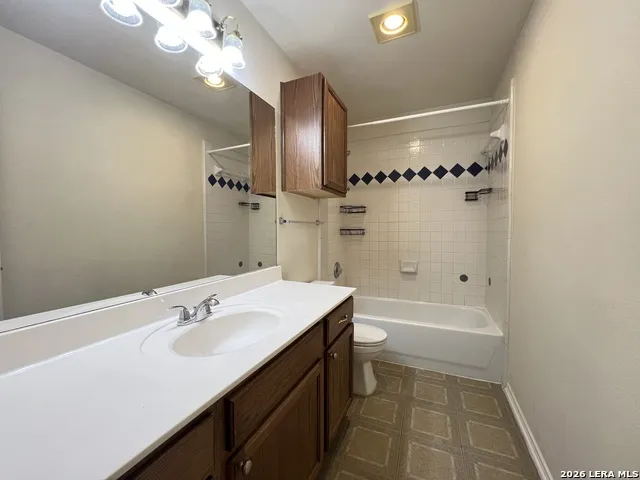 6107 LAKEVIEW CT San Antonio, TX 78249