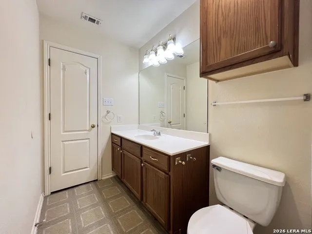6107 LAKEVIEW CT San Antonio, TX 78249