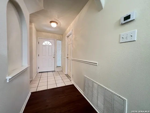 6107 LAKEVIEW CT San Antonio, TX 78249