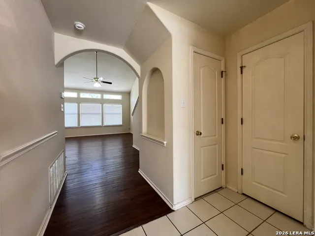 6107 LAKEVIEW CT San Antonio, TX 78249