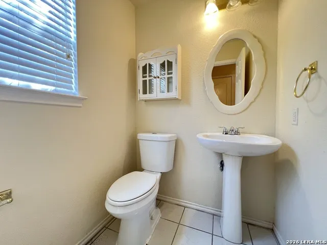 6107 LAKEVIEW CT San Antonio, TX 78249