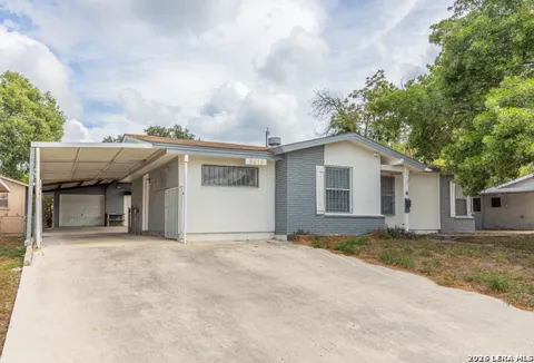 3019 LASSES BLVD