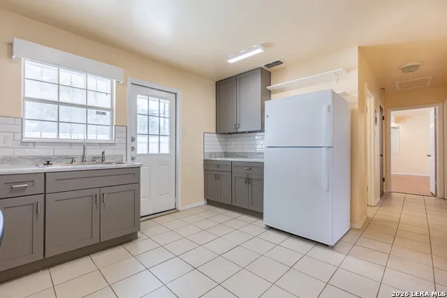 3019 LASSES BLVD San Antonio, TX 78223