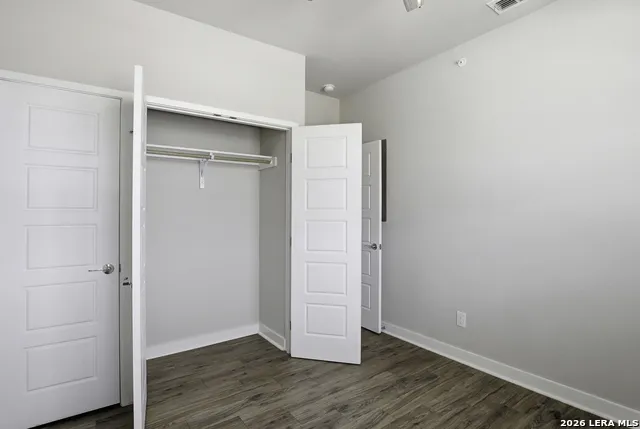 711 S Frio Unit 2102 San Antonio, TX 78207