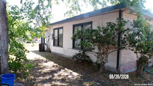 1708 LUCY LN Beeville, TX 78102