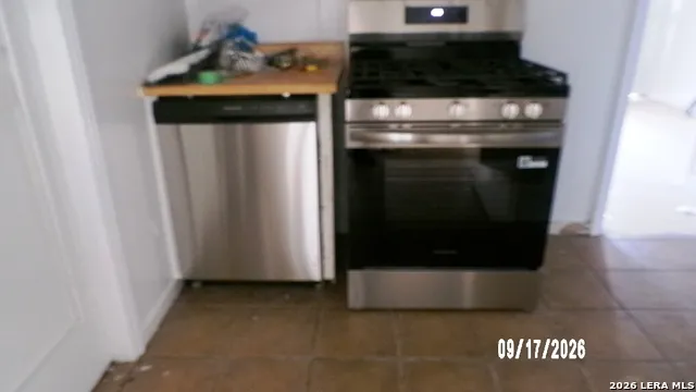 1708 LUCY LN Beeville, TX 78102