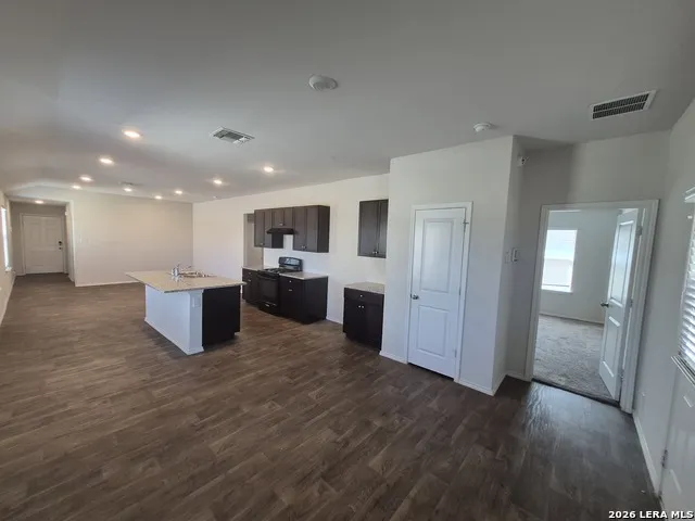120 Middle Green Loop Floresville, TX 78114