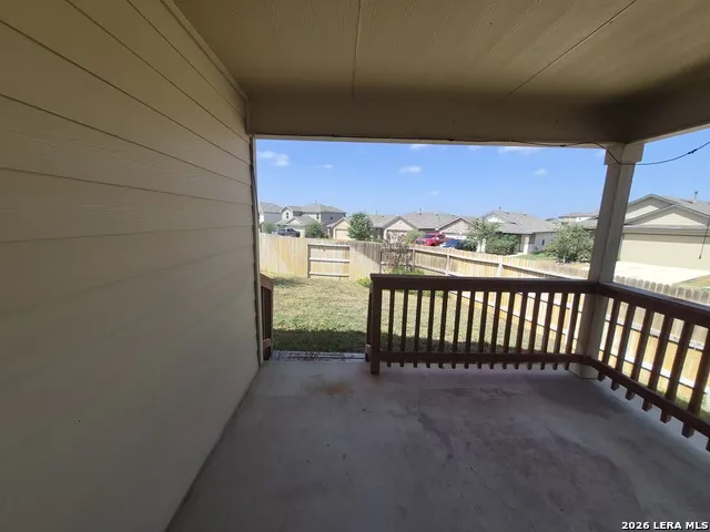 120 Middle Green Loop Floresville, TX 78114