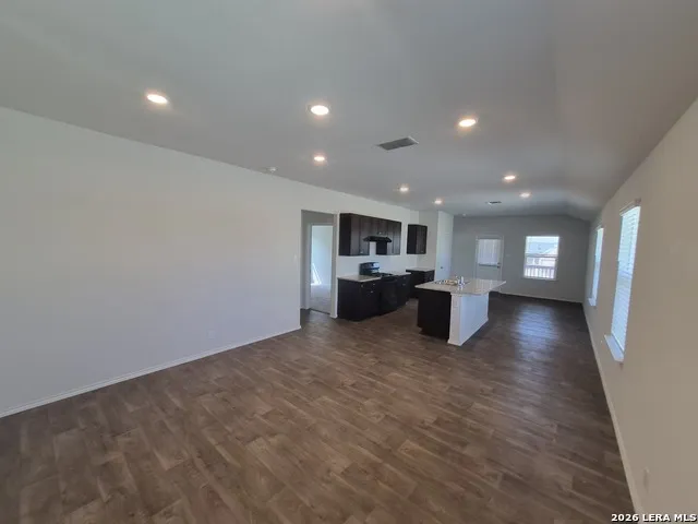 120 Middle Green Loop Floresville, TX 78114