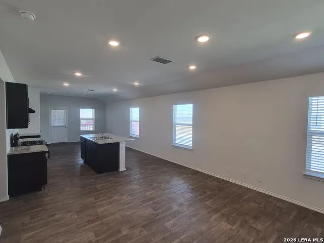 120 Middle Green Loop Floresville, TX 78114