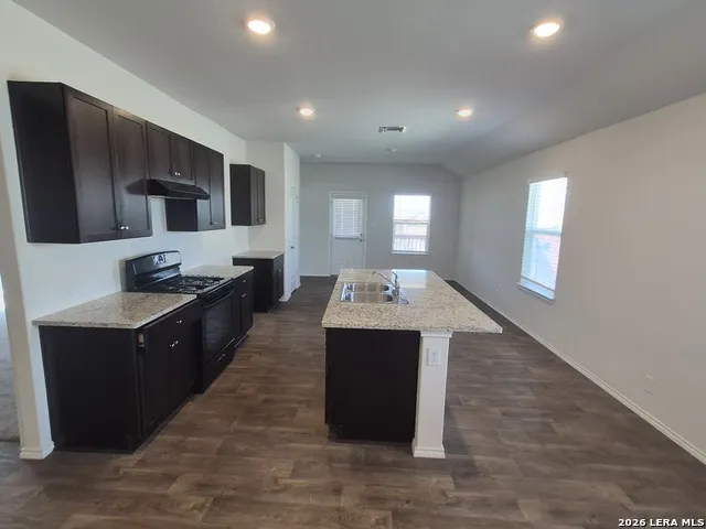 120 Middle Green Loop Floresville, TX 78114