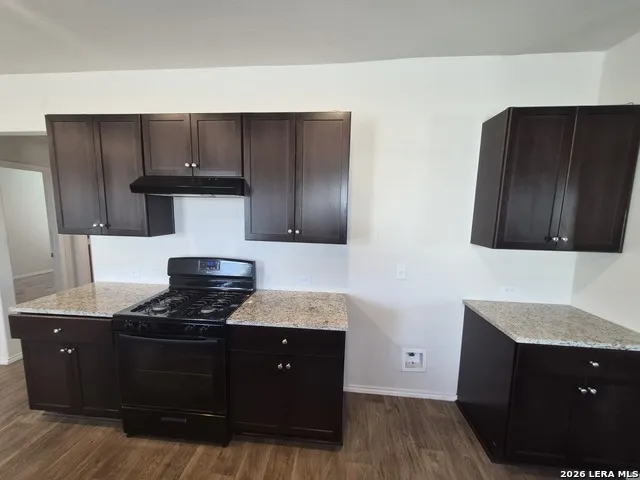 120 Middle Green Loop Floresville, TX 78114