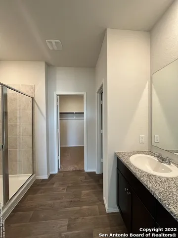 305 MIDDLE GREEN LOOP Floresville, TX 78114