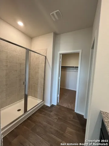 305 MIDDLE GREEN LOOP Floresville, TX 78114